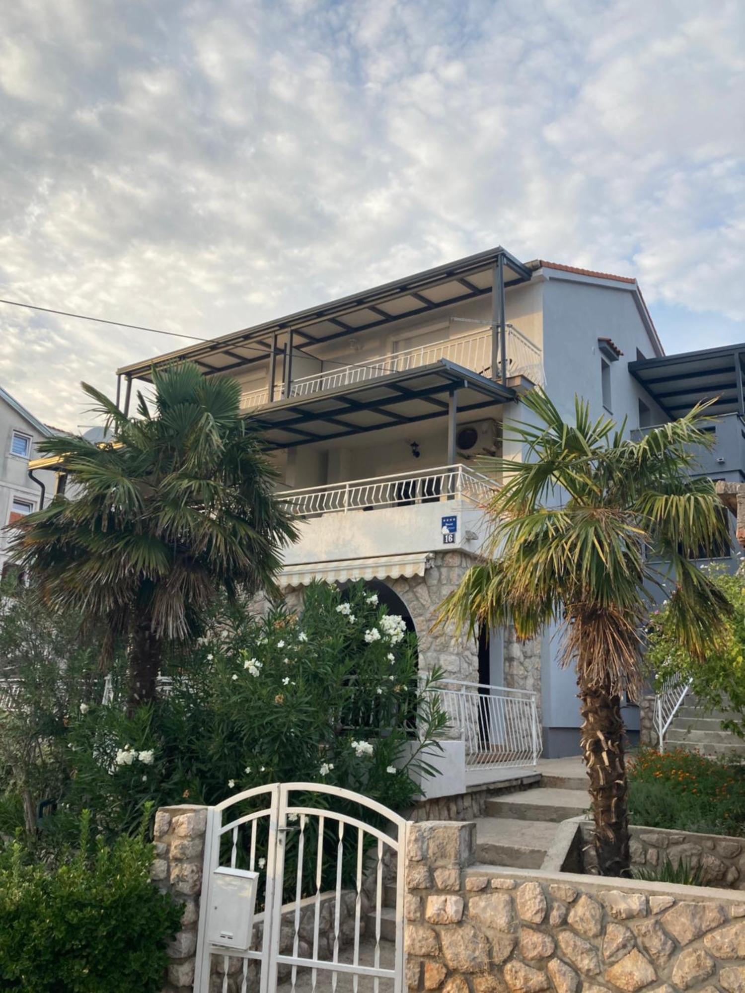 Apartment Jasna B Omišalj Esterno foto